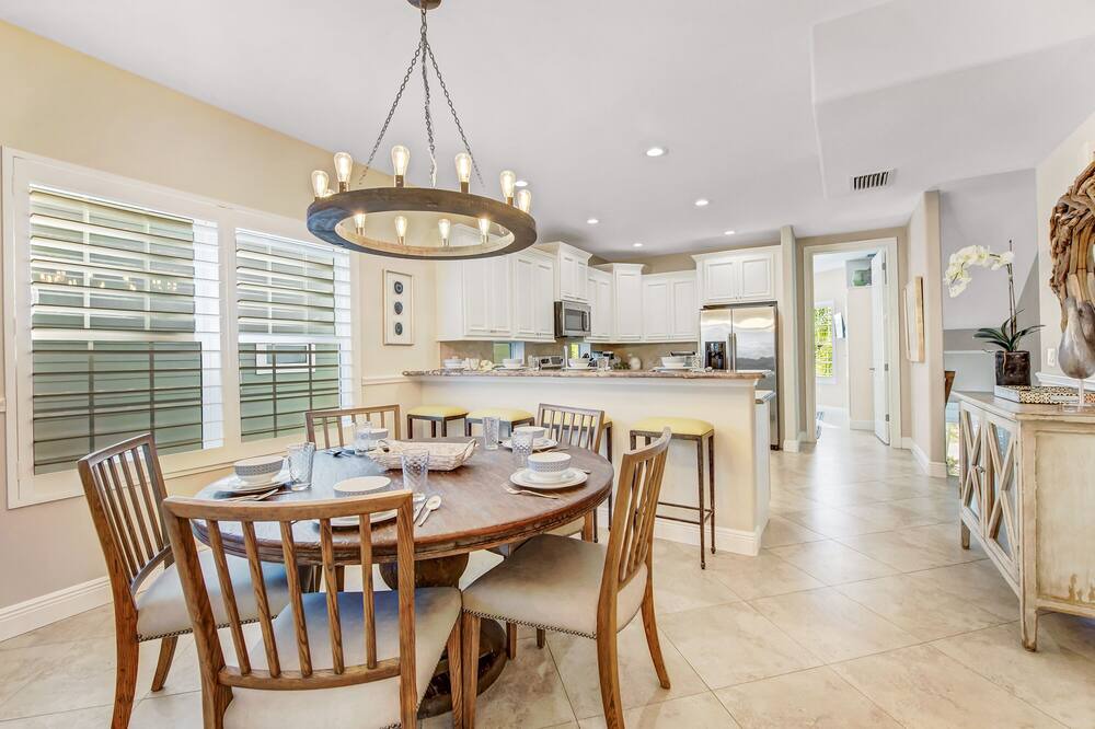 Photo of Livingroom in Holmes Beach