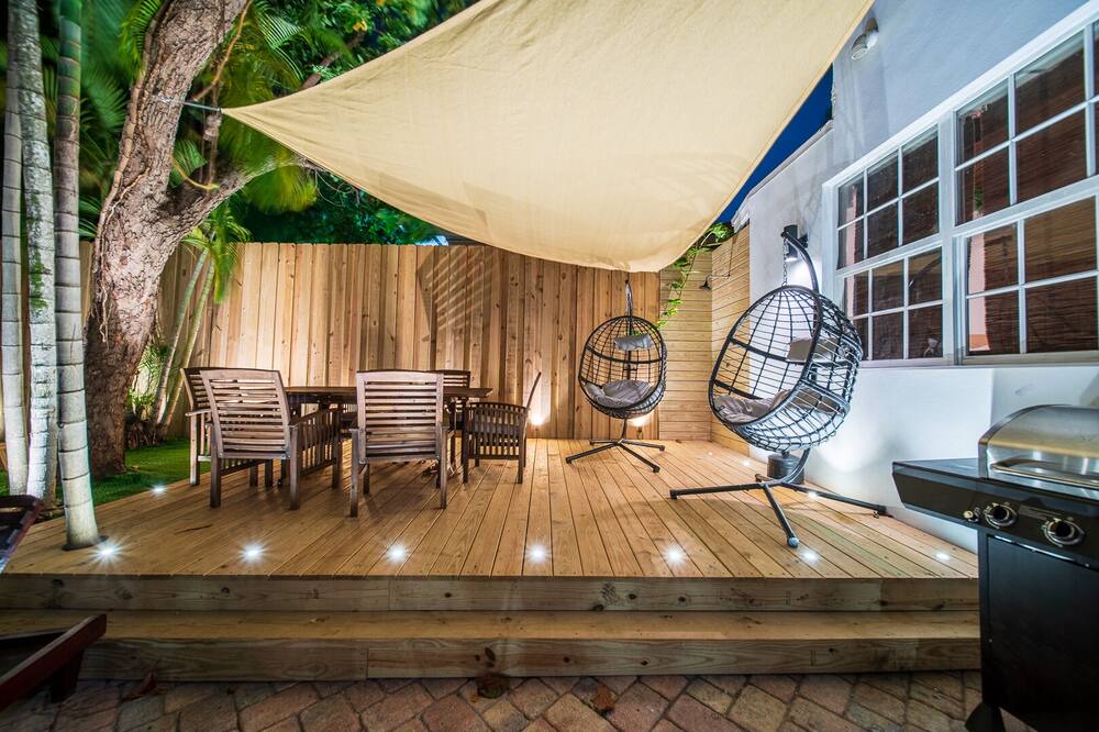 Photo of Patio Balcony in Northeast Miami