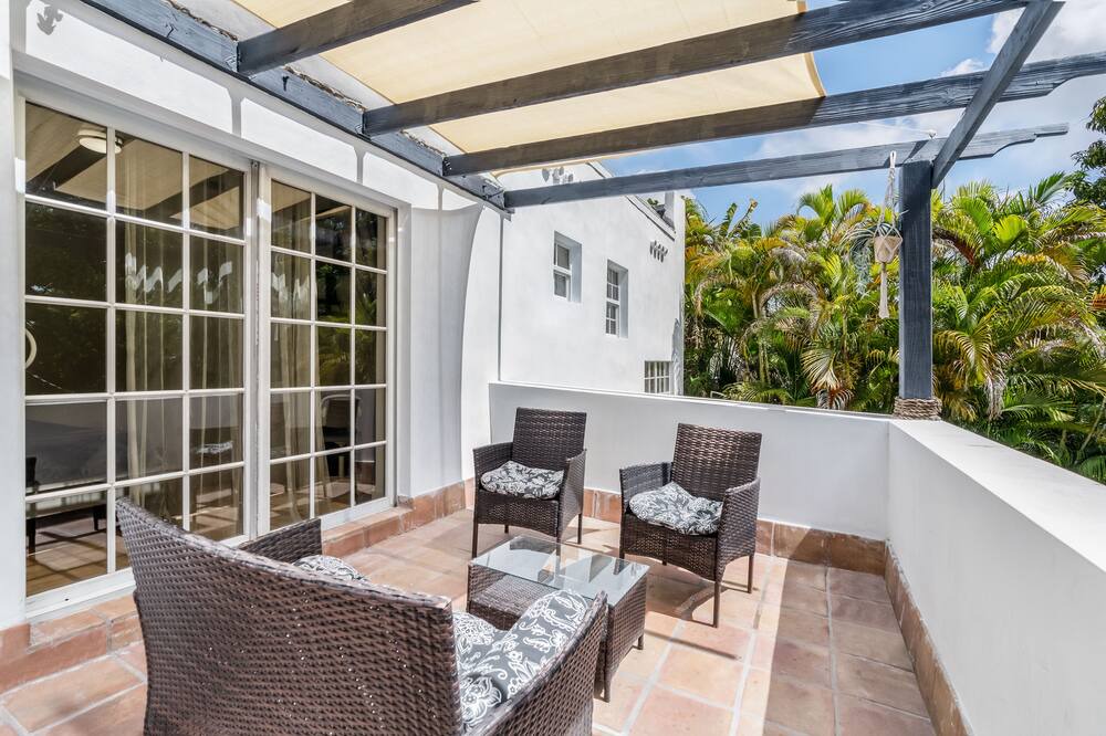 Photo of Patio Balcony in Northeast Miami