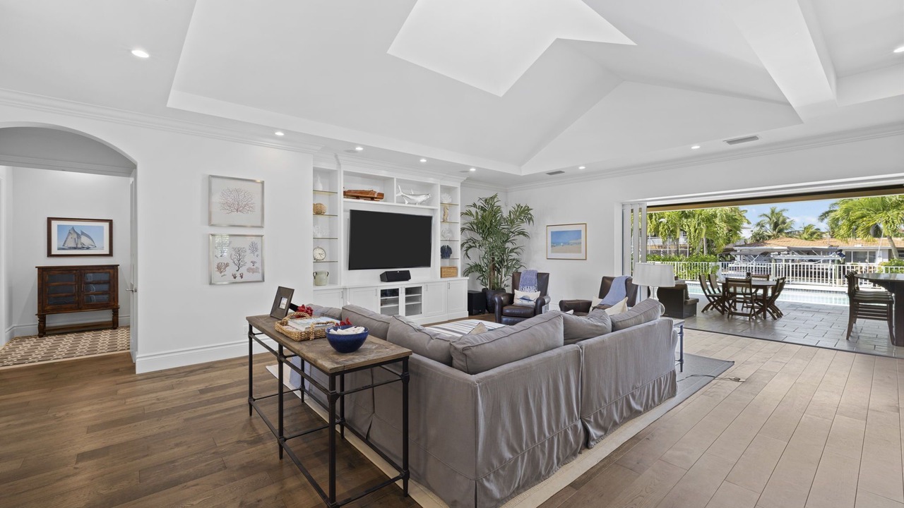 Photo of Livingroom in Royal Harbor
