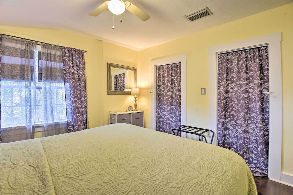 Photo of Bedroom in Gillespie Park