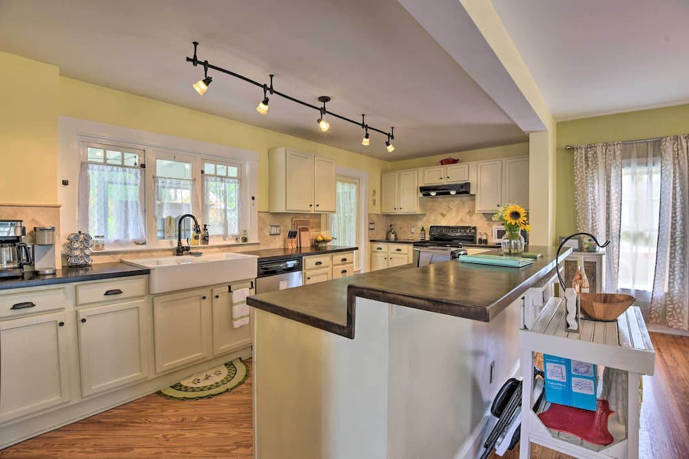 Photo of Kitchen in Gillespie Park