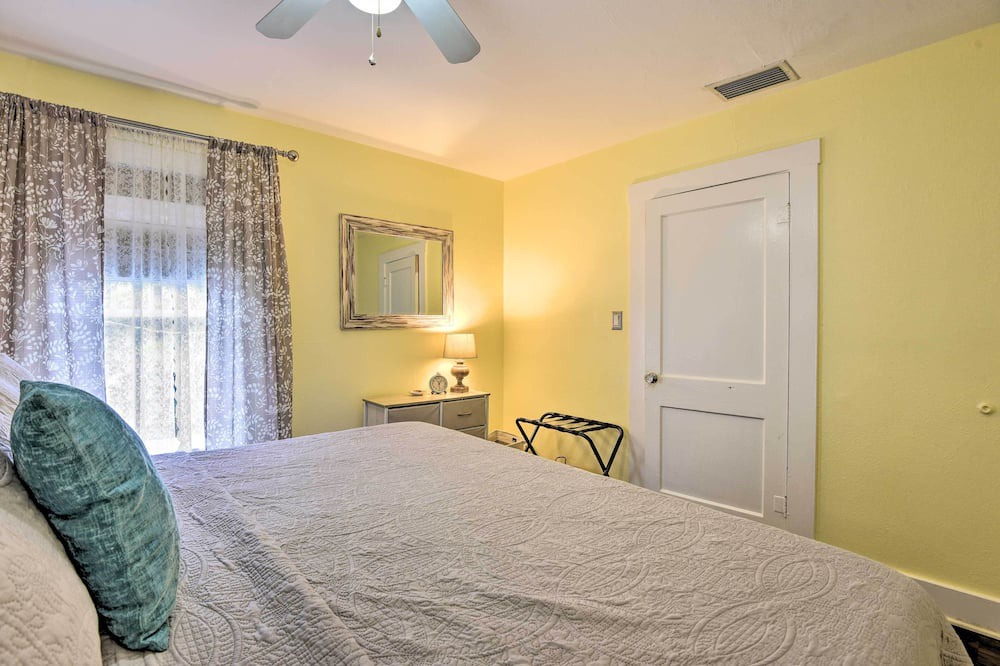 Photo of Bedroom in Gillespie Park