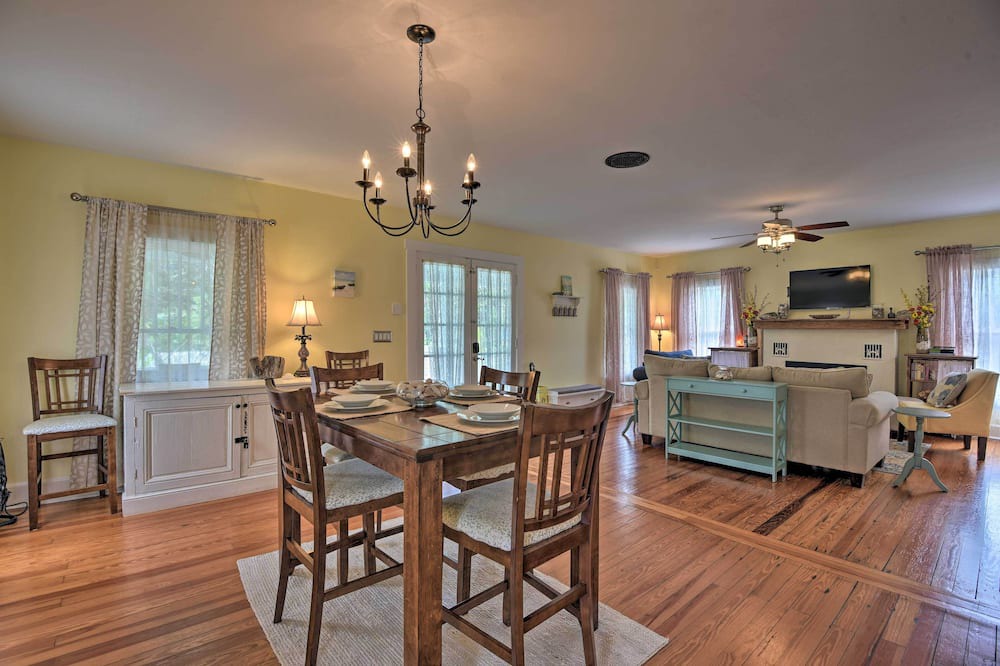 Photo of Kitchen in Gillespie Park