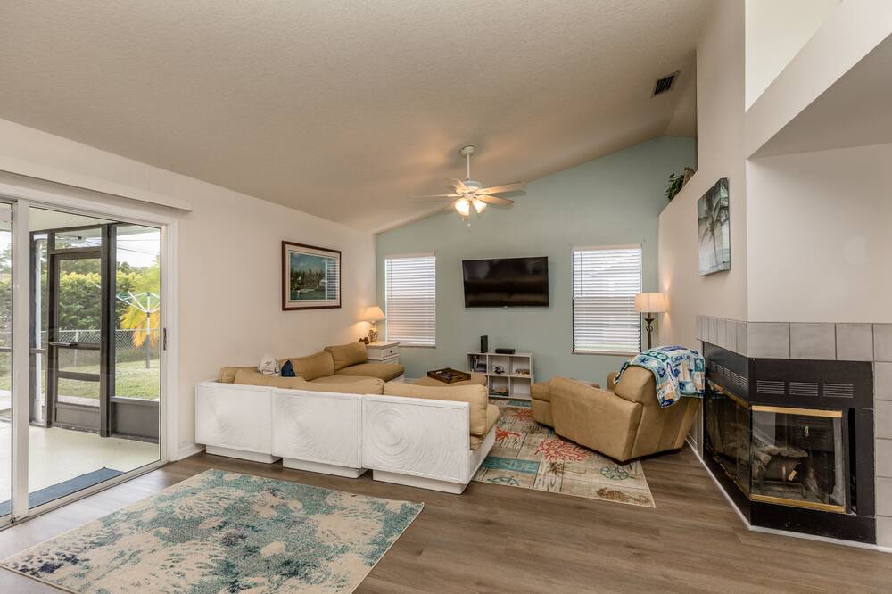 Photo of Livingroom in Sebastian Highlands