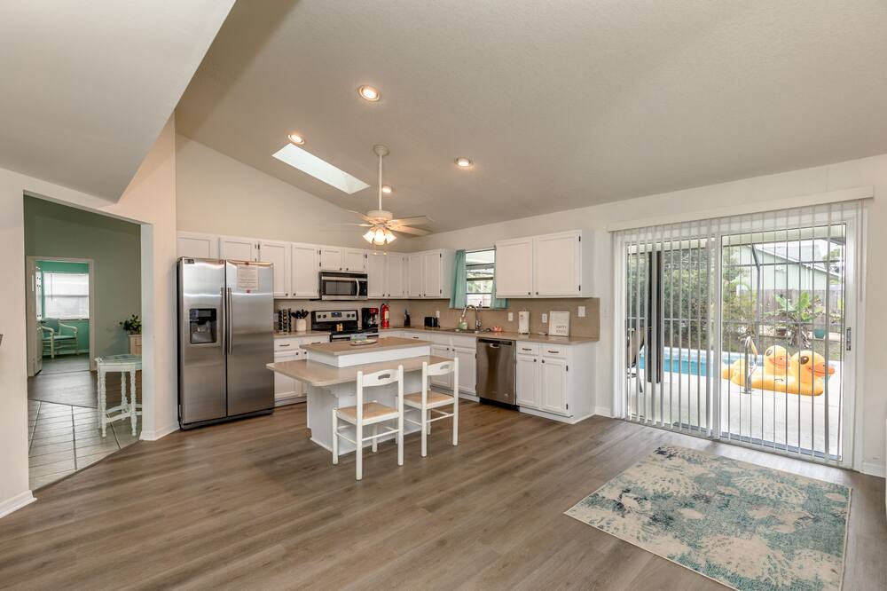 Photo of Kitchen in Sebastian Highlands