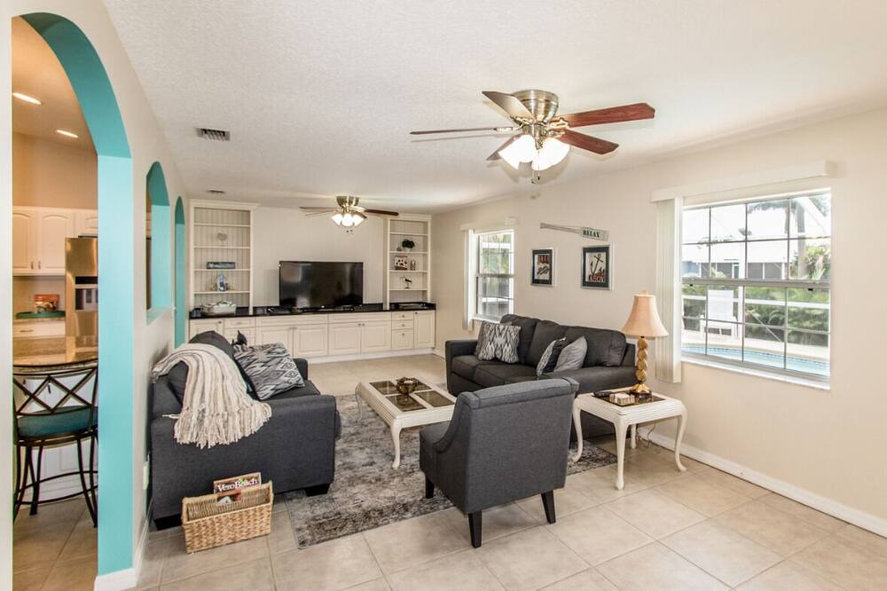 Photo of Outdoor in Sebastian Highlands