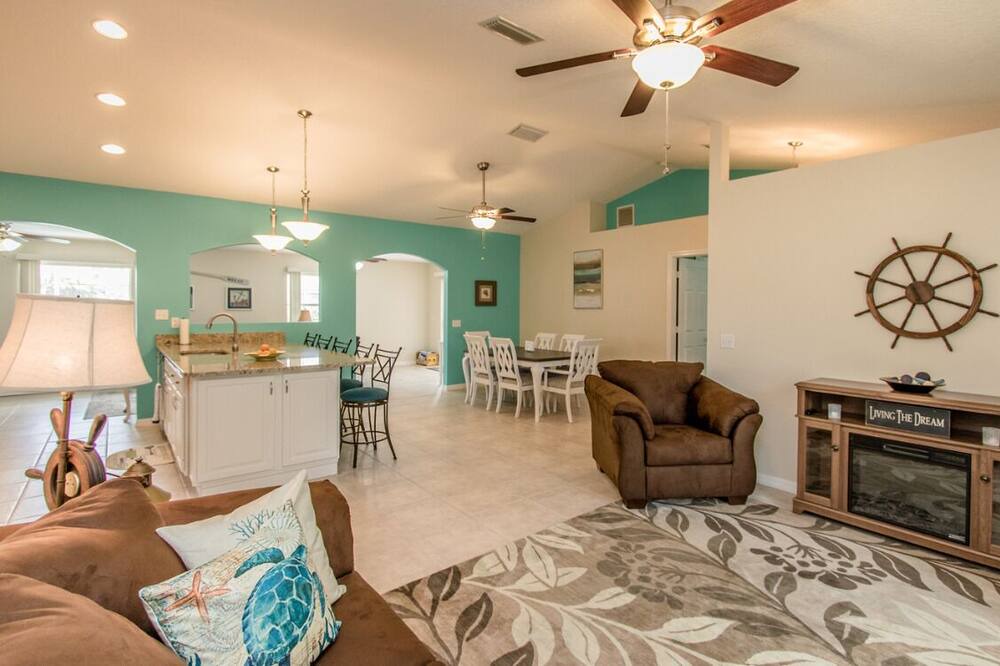 Photo of Livingroom in Sebastian Highlands