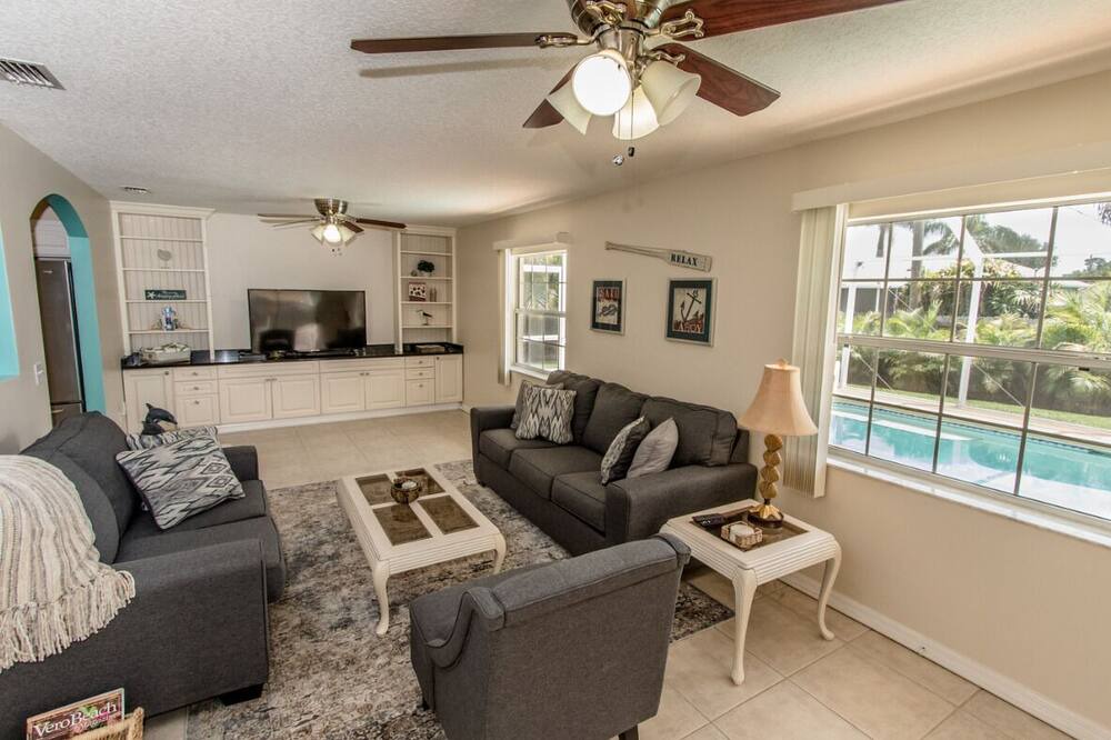 Photo of Outdoor in Sebastian Highlands