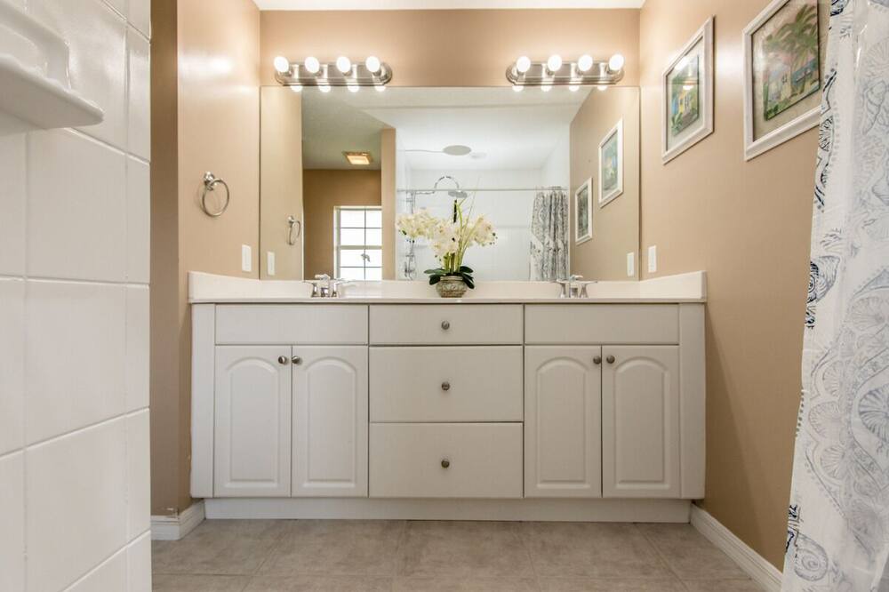 Photo of Bathroom in Sebastian Highlands