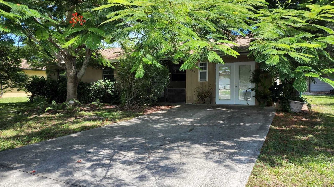 Photo of Outdoor in Indian River Estates