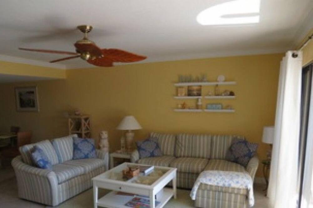 Photo of Livingroom in Fort Myers Beach