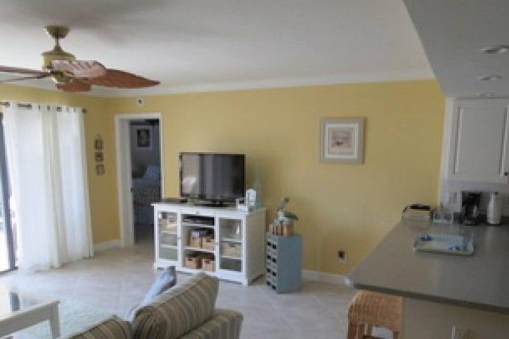 Photo of Livingroom in Fort Myers Beach