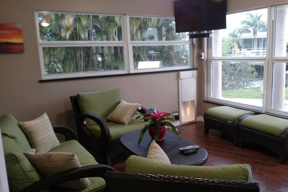 Photo of Livingroom in Palm City