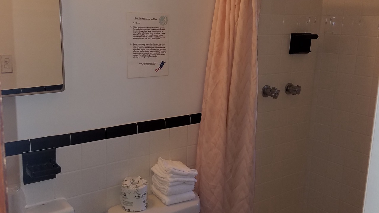 Photo of Bathroom in Marathon