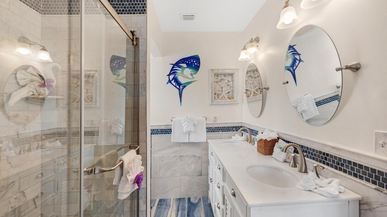 Photo of Bathroom in Marathon
