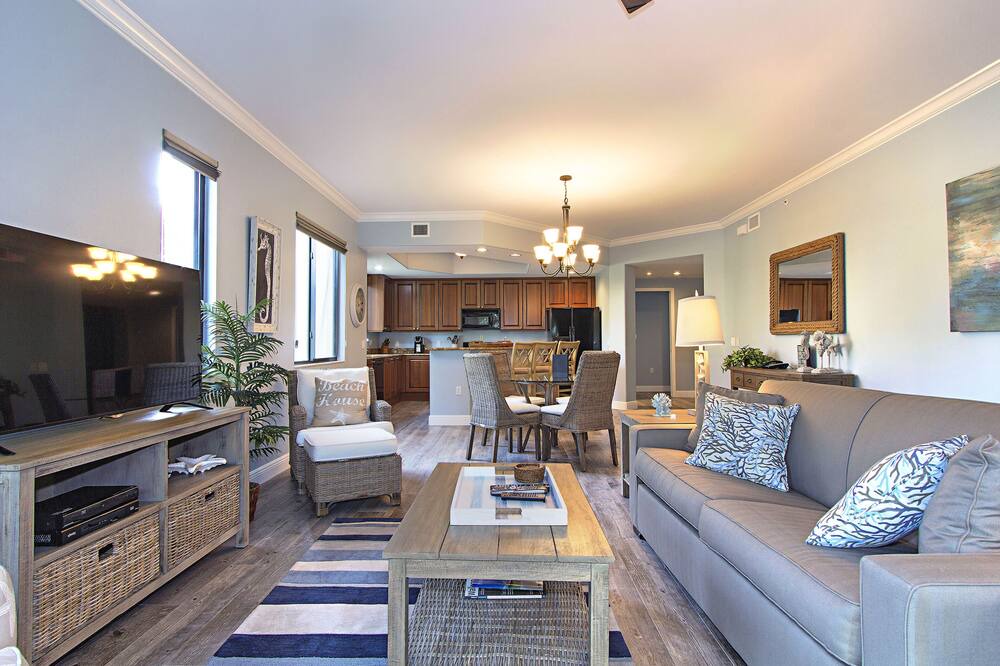 Photo of Bedroom in Royal Harbor