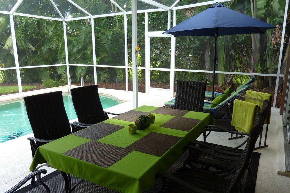 Photo of Patio Balcony in Central Naples