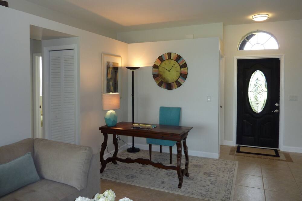 Photo of Livingroom in Central Naples