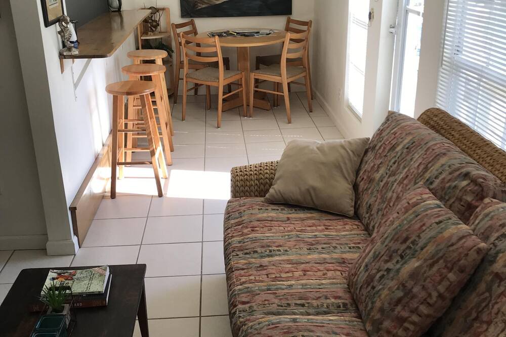 Photo of Livingroom in Saint James City