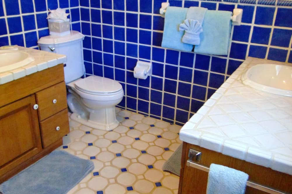 Photo of Bathroom in Sugarloaf Shores