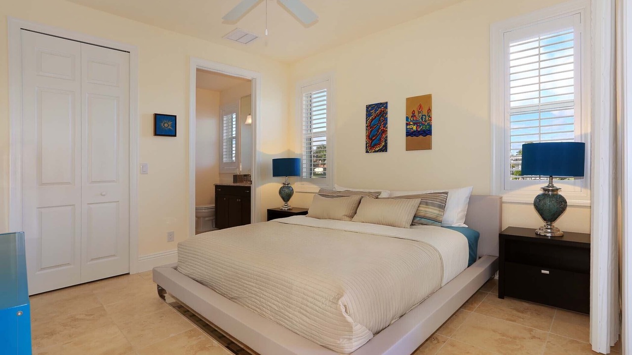 Photo of Bedroom in Yacht Club