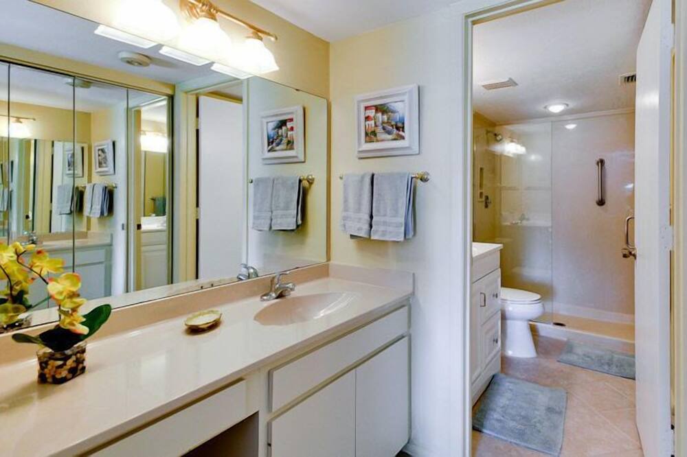 Photo of Bathroom in The Meadows