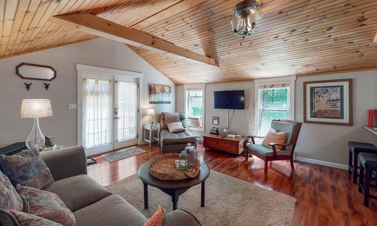 Photo of Livingroom in Analomink