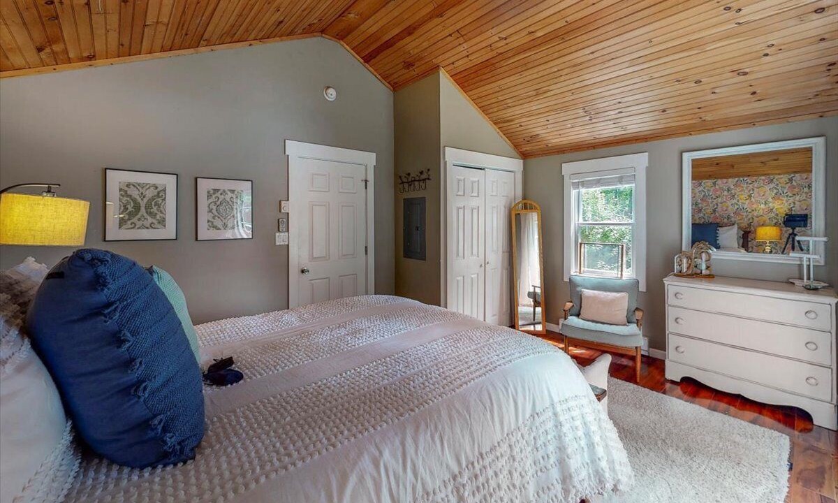 Photo of Bedroom in Analomink