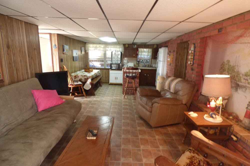 Photo of Livingroom in Harvey Cedars