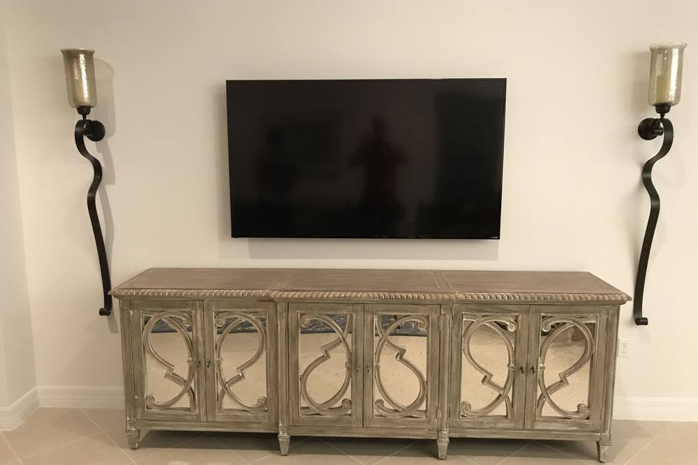 Photo of Bedroom in North Naples