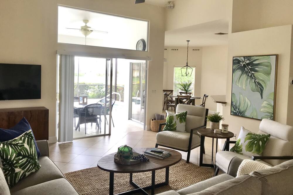 Photo of Bedroom in Falcons Glen