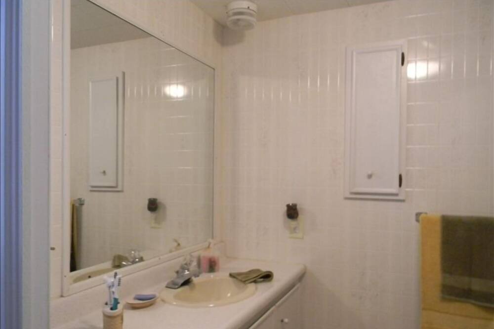Photo of Bathroom in Key Largo Village