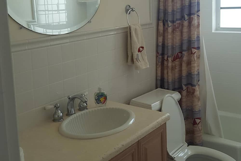 Photo of Bathroom in Marathon
