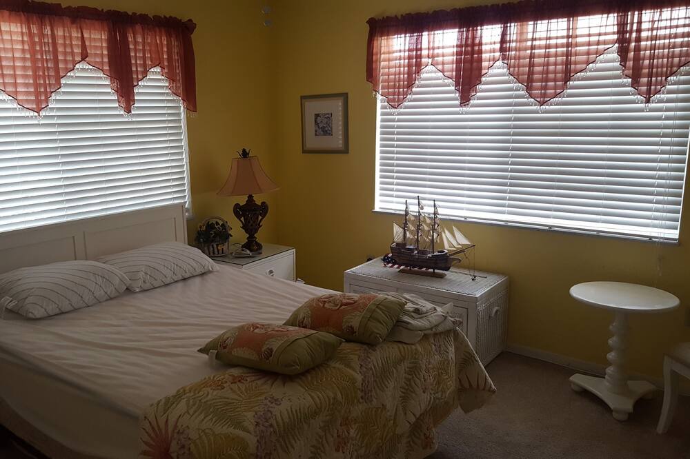 Photo of Bedroom in Marathon