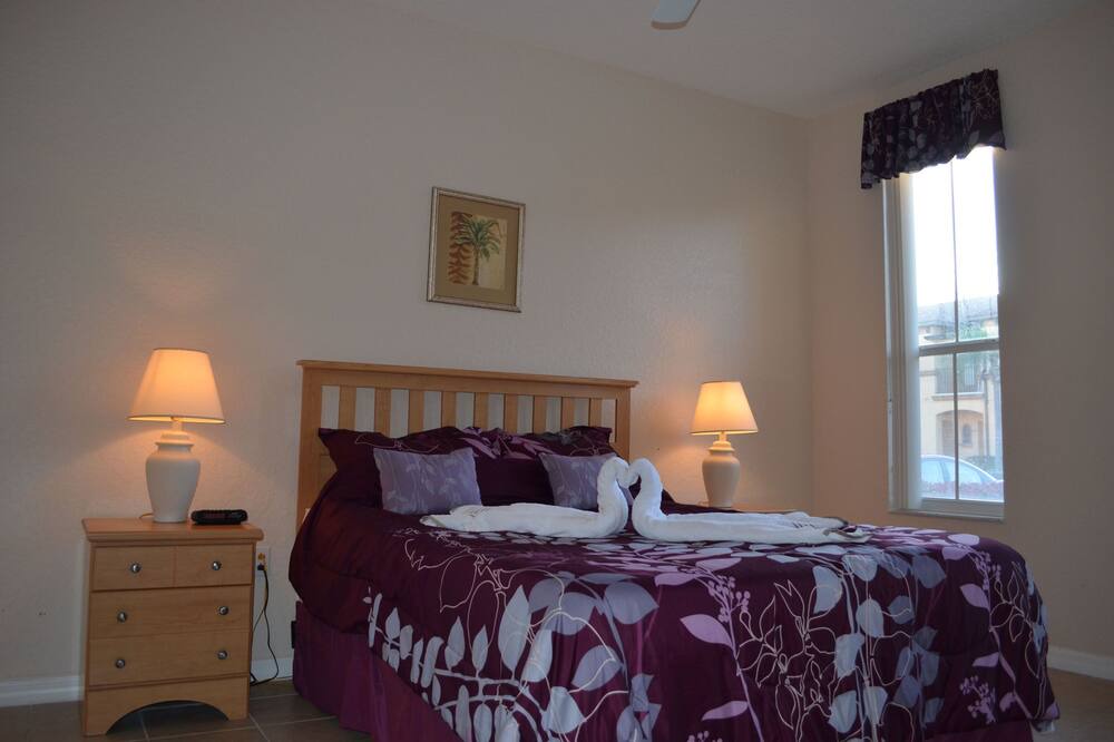 Photo of Bedroom in Regal Palms