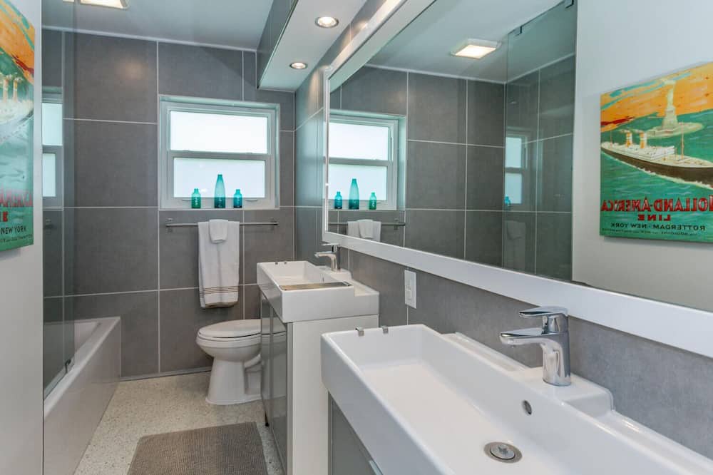 Photo of Bathroom in Singer Island