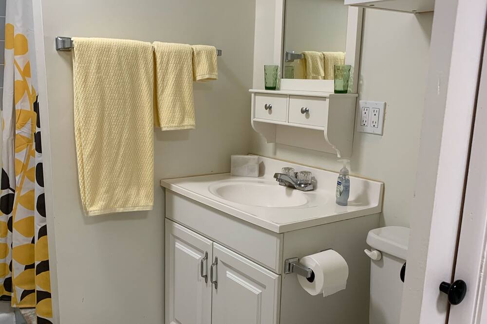 Photo of Bathroom in Jensen Beach