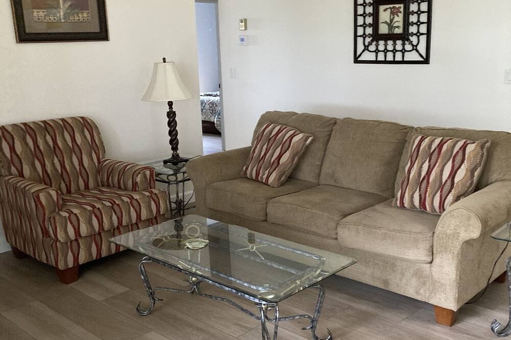Photo of Livingroom in Falcons Glen