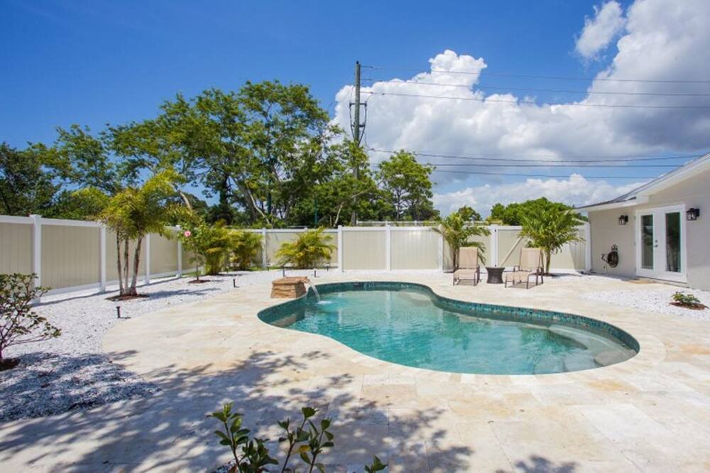 Photo of Outdoor in Englewood