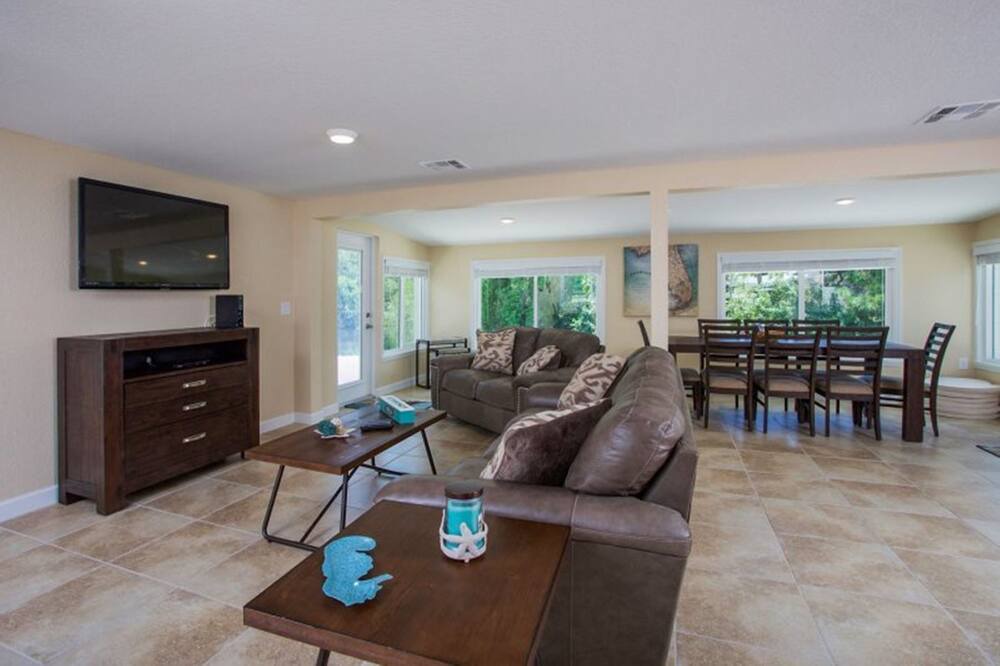 Photo of Livingroom in Englewood