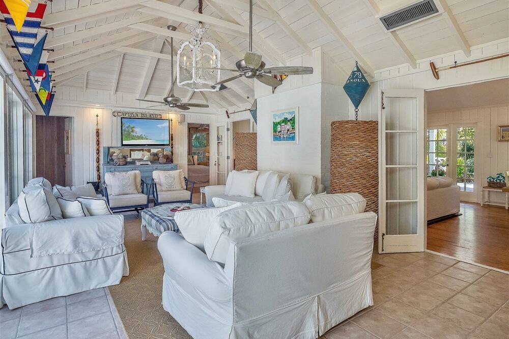 Photo of Livingroom in Captiva