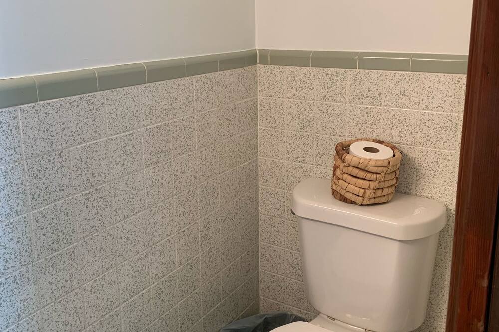 Photo of Bathroom in Auburndale