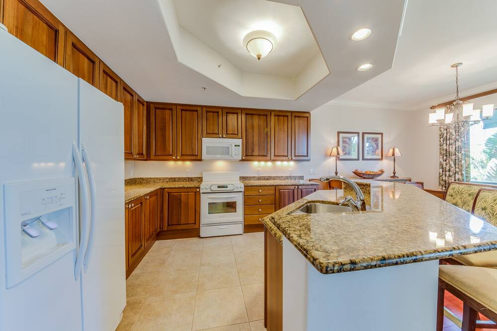 Photo of Kitchen in Royal Harbor
