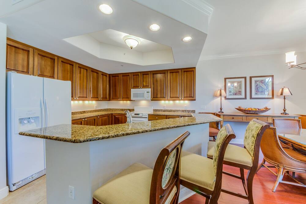 Photo of Kitchen in Royal Harbor