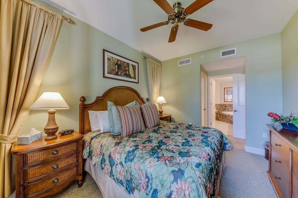 Photo of Bedroom in Royal Harbor