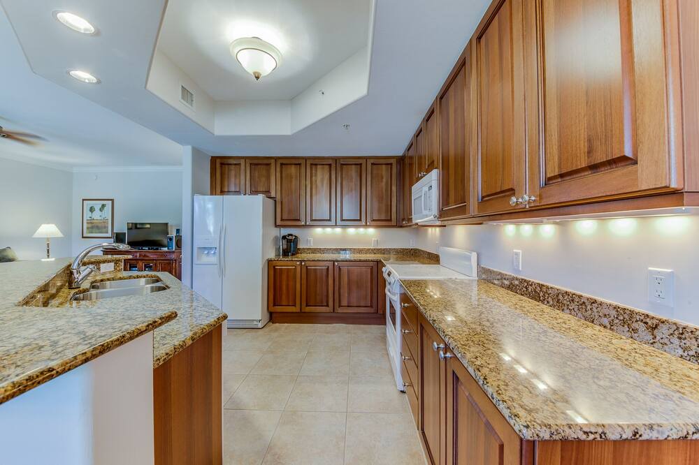 Photo of Kitchen in Royal Harbor