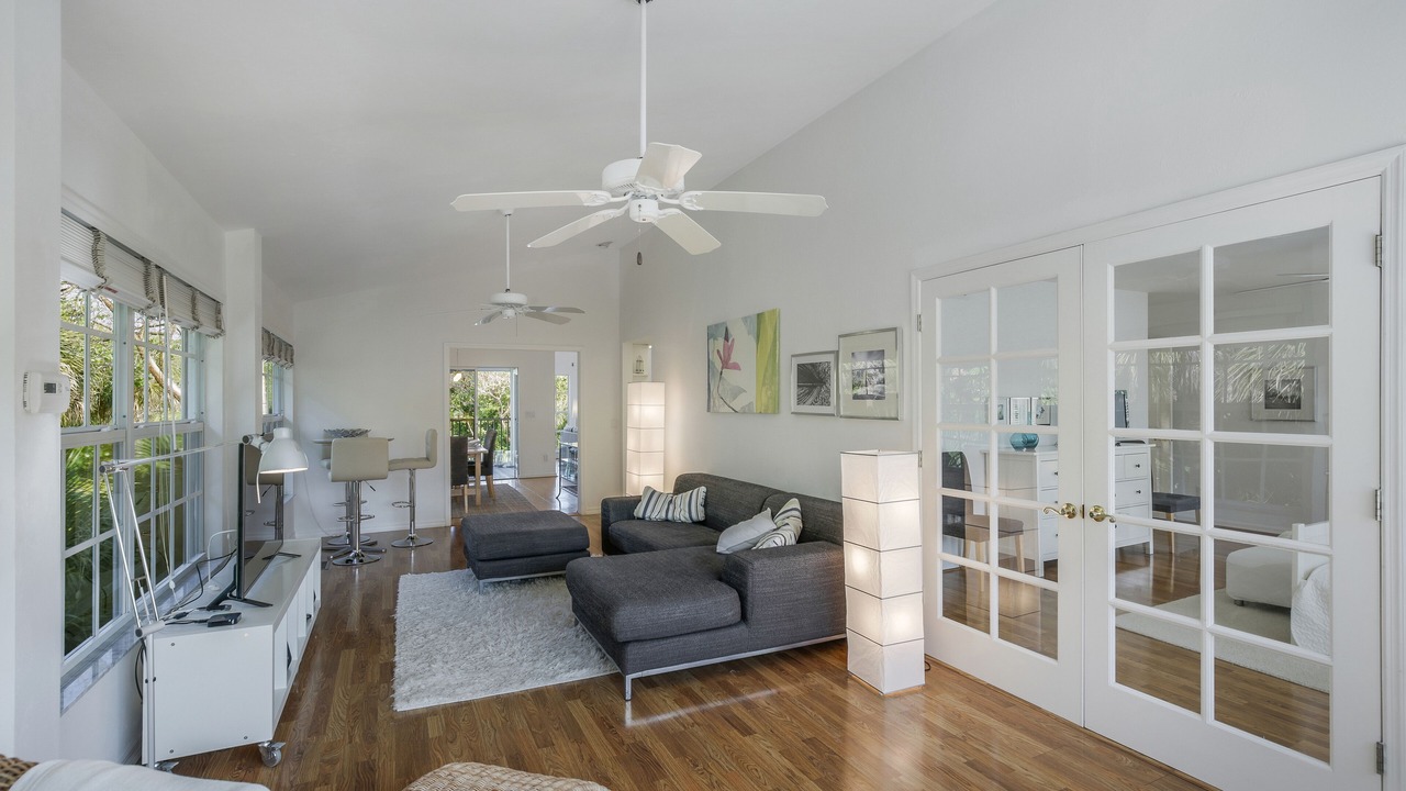 Photo of Livingroom in Heron's Landing