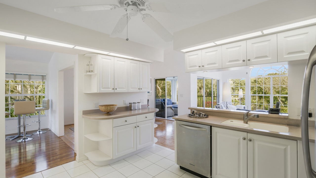 Photo of Kitchen in Heron's Landing