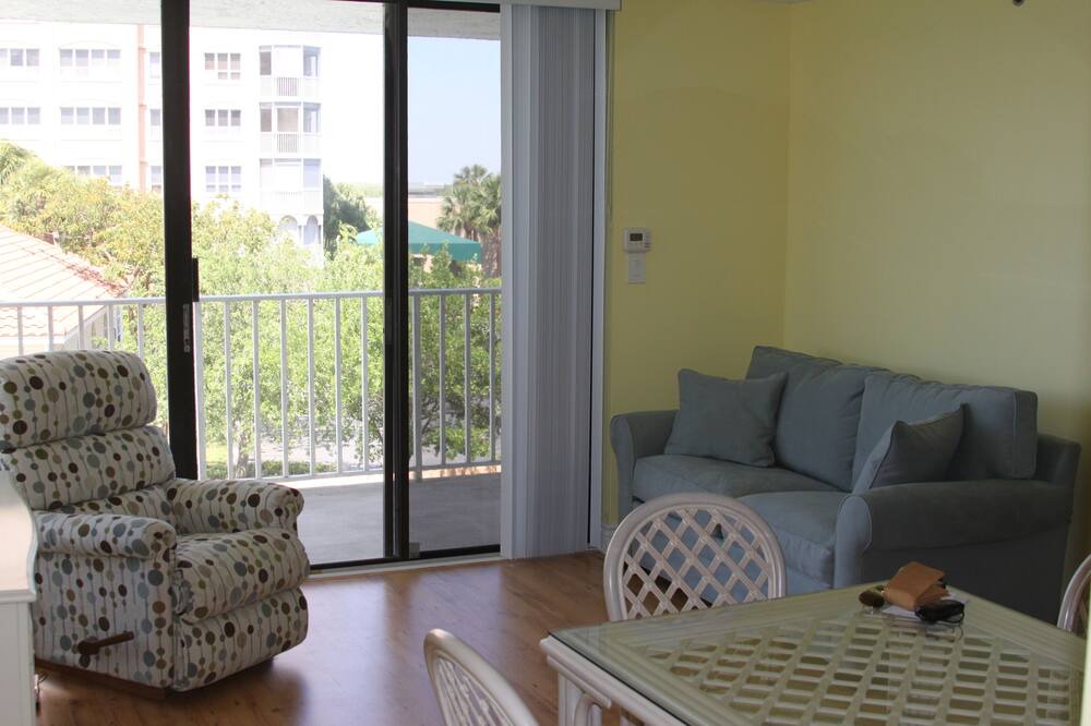 Photo of Livingroom in Fort Myers Beach